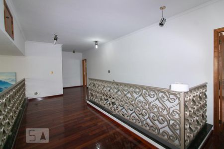 Casa para alugar com 468m², 4 quartos e 4 vagas Casa para alugar com 468m², 4 quartos e 4 vagasCorredor Quartos
