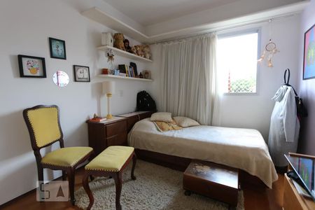 suite de apartamento à venda com 4 quartos, 157m² em Jardim Londrina, São Paulo