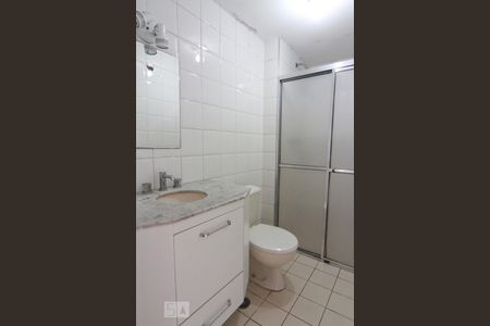 Banheiro de apartamento à venda com 2 quartos, 64m² em Vila Isolina Mazzei, São Paulo