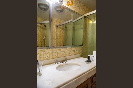 Banheiro 1 de apartamento à venda com 3 quartos, 100m² em Copacabana, Rio de Janeiro