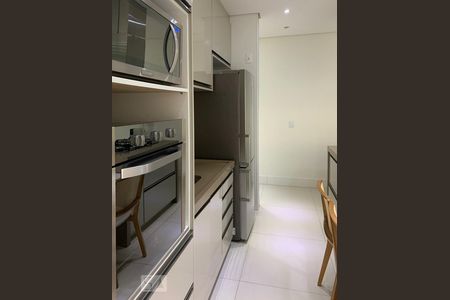 Cozinha de apartamento à venda com 2 quartos, 112m² em Tamboré, Santana de Parnaíba