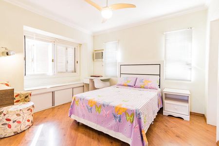 Dormitório4 de casa à venda com 4 quartos, 193m² em Camaquã, Porto Alegre