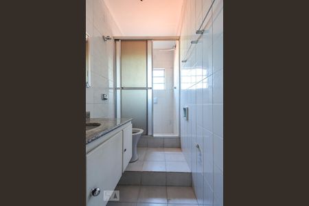 Banheiro Social de casa para alugar com 2 quartos, 110m² em Taboão, Diadema