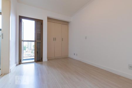 Quarto da suíte de apartamento para alugar com 2 quartos, 58m² em Cambuí, Campinas