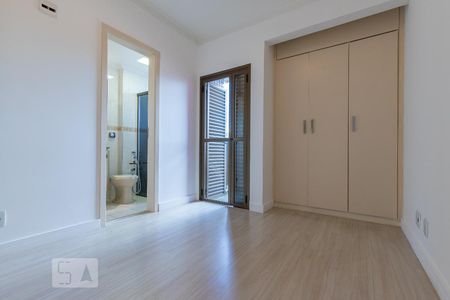 Quarto da suíte de apartamento para alugar com 2 quartos, 58m² em Cambuí, Campinas