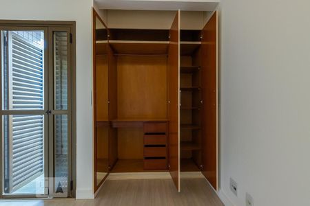 Quarto da suíte de apartamento para alugar com 2 quartos, 58m² em Cambuí, Campinas