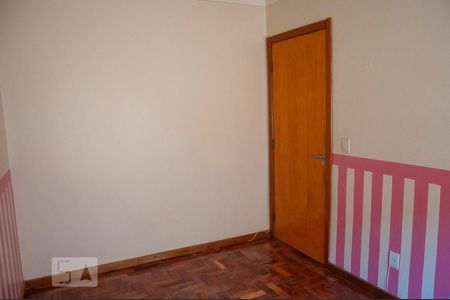 Quarto 1 de apartamento para alugar com 2 quartos, 75m² em Medianeira, Porto Alegre