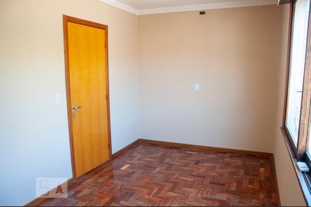 Quarto 2 de apartamento para alugar com 2 quartos, 75m² em Medianeira, Porto Alegre