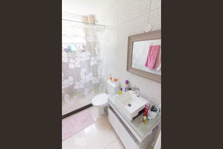 Banheiro de apartamento para alugar com 2 quartos, 52m² em Pechincha, Rio de Janeiro