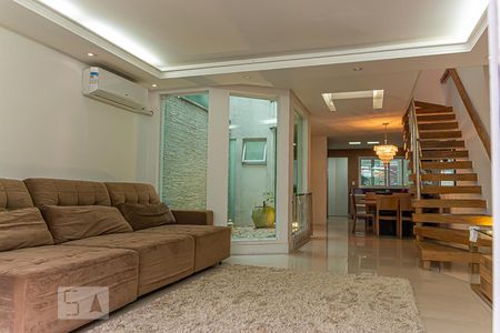 Sala de casa para alugar com 4 quartos, 200m² em Jardim Santa Cruz (sacomã), São Paulo