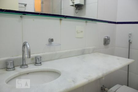 Banheiro de apartamento para alugar com 1 quarto, 37m² em Botafogo, Rio de Janeiro