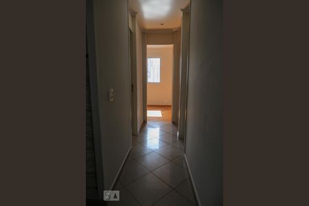 Corredor de apartamento para alugar com 3 quartos, 64m² em Jardim Textil, São Paulo