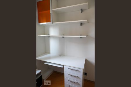 Quarto 1 - Armários de apartamento para alugar com 3 quartos, 64m² em Jardim Textil, São Paulo