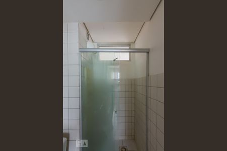 Chuveiro Banheiro  de kitnet/studio para alugar com 1 quarto, 25m² em Centro, Belo Horizonte
