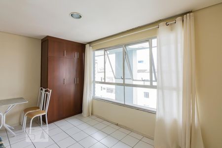 Quarto Integrado de kitnet/studio para alugar com 1 quarto, 25m² em Centro, Belo Horizonte