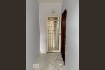 Corredor de casa para alugar com 3 quartos, 136m² em Jardim Cura D’ars, Campinas