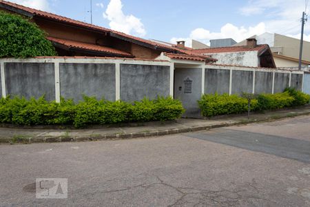 Casa à venda com 189m², 3 quartos e 2 vagasFachada