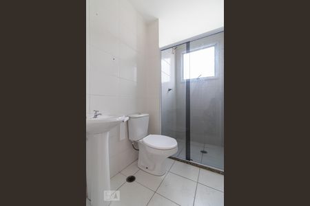 Banheiro de apartamento à venda com 2 quartos, 51m² em Centro, Barueri
