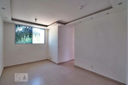 Sala de apartamento para alugar com 3 quartos, 55m² em Vargem Pequena, Rio de Janeiro