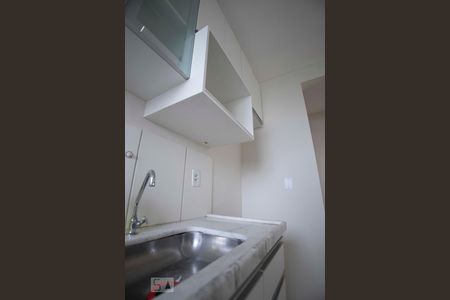 cozinha de apartamento para alugar com 2 quartos, 45m² em Vila Carminha, Campinas