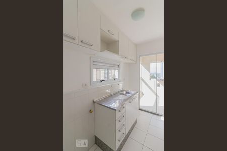 Cozinha de apartamento para alugar com 3 quartos, 70m² em Vila Eldízia, Santo André