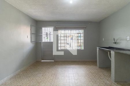 Sala e Cozinha de casa para alugar com 1 quarto, 40m² em Vila Natália, São Paulo