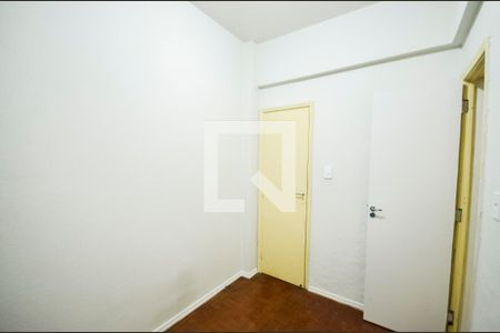 Apartamento à venda com 60m², 2 quartos e sem vaga Apartamento à venda com 60m², 2 quartos e sem vagaQuarto de Serviço