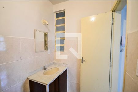 Apartamento à venda com 60m², 2 quartos e sem vaga Apartamento à venda com 60m², 2 quartos e sem vagaBanheiro