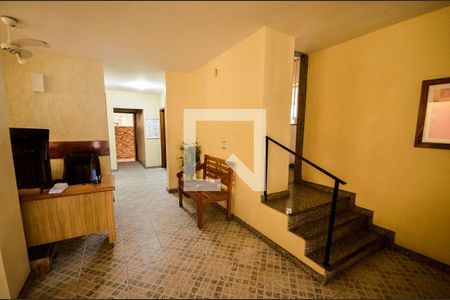 Apartamento à venda com 60m², 2 quartos e sem vaga Apartamento à venda com 60m², 2 quartos e sem vagaHall