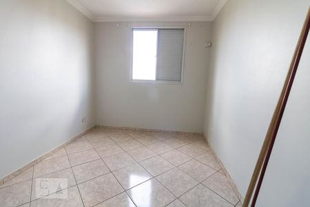 Dormitório 1 de apartamento para alugar com 2 quartos, 73m² em Parque São Vicente, Santo André