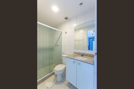 Banheiro Social de apartamento à venda com 3 quartos, 140m² em São Francisco, Niterói