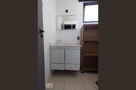 Banheiro de apartamento para alugar com 2 quartos, 55m² em Vila Paulista, São Paulo