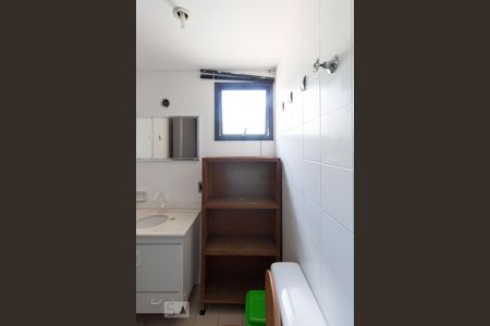 Detalhe banheiro de apartamento para alugar com 2 quartos, 55m² em Vila Paulista, São Paulo
