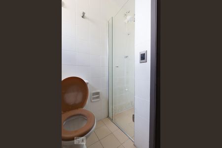 Banheiro de apartamento para alugar com 2 quartos, 55m² em Vila Paulista, São Paulo