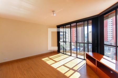Sala de apartamento para alugar com 3 quartos, 140m² em Vila Regente Feijó, São Paulo