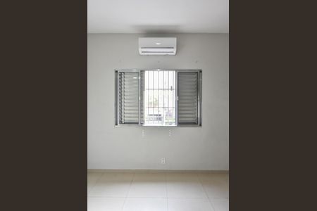 Dormitório e Sala  de kitnet/studio para alugar com 1 quarto, 17m² em Jardim Aeroporto, São Paulo