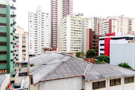 Vista da Sala de kitnet/studio para alugar com 1 quarto, 20m² em Centro, Curitiba