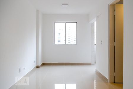 Sala/Quarto de kitnet/studio para alugar com 1 quarto, 20m² em Centro, Curitiba