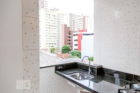 Detalhe cozinha de kitnet/studio para alugar com 1 quarto, 20m² em Centro, Curitiba