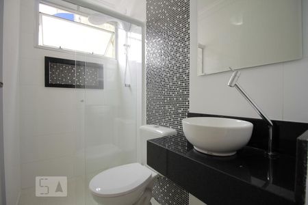 Banheiro de apartamento à venda com 2 quartos, 51m² em Jardim Roberto, Osasco