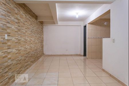 Quarto/Sala de casa para alugar com 1 quarto, 40m² em Vila Cleonice, São Paulo