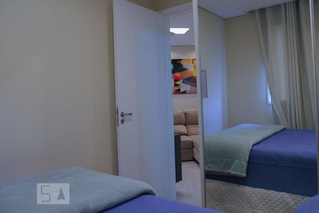 Quarto de apartamento para alugar com 2 quartos, 51m² em Jardim Monte Alegre, Taboão da Serra