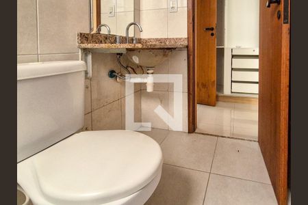 Apartamento à venda com 76m², 2 quartos e 2 vagas Apartamento à venda com 76m², 2 quartos e 2 vagasBanheiro da Suíte
