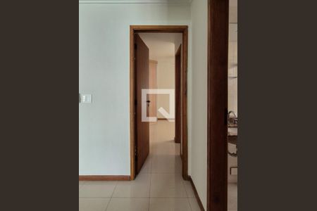 Apartamento à venda com 76m², 2 quartos e 2 vagas Apartamento à venda com 76m², 2 quartos e 2 vagasCorredor