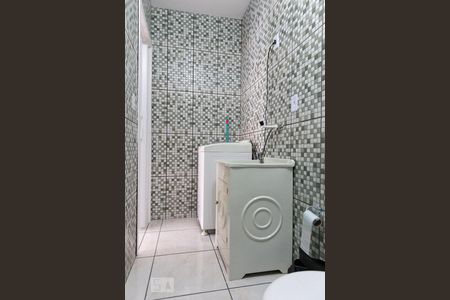 Banheiro de apartamento para alugar com 1 quarto, 37m² em Protásio Alves, Porto Alegre