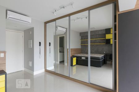 Studio (Armários) de kitnet/studio para alugar com 1 quarto, 33m² em Vila Mariana, São Paulo