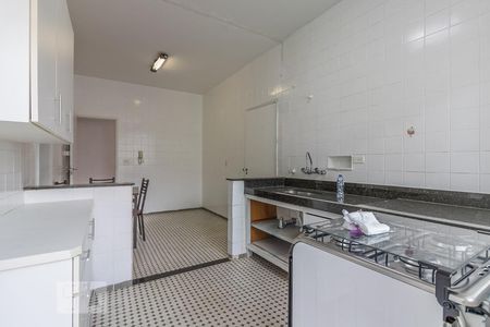 Cozinha de apartamento à venda com 3 quartos, 203m² em Bela Vista, São Paulo