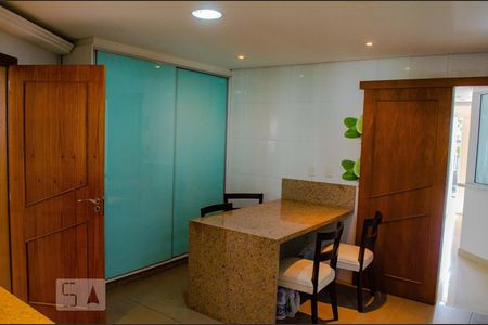 Cozinha  de casa à venda com 5 quartos, 493m² em Jardim Floresta, Porto Alegre