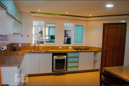 Cozinha  de casa à venda com 5 quartos, 493m² em Jardim Floresta, Porto Alegre