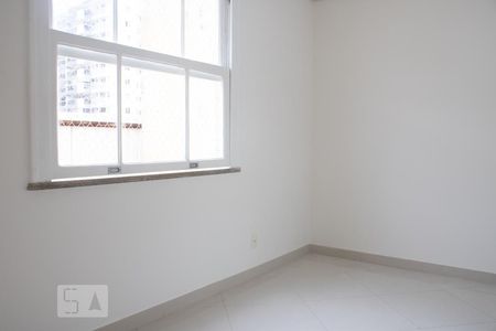 Quarto 1 de apartamento para alugar com 2 quartos, 85m² em Botafogo, Rio de Janeiro